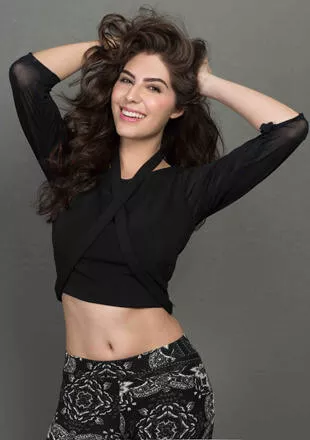 Model Elnaaz Norouzi Black Sexy Top Smiling