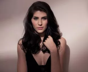Elnaaz Norouzi Model Black Top Sexy Look