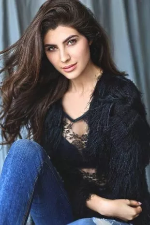 International Model Elnaaz Norouzi Actress Black Top Bra