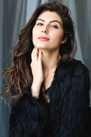 International Model Elnaaz Norouzi Actress
