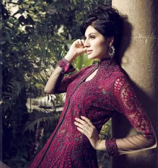 Model Elnaaz Norouzi Indian Look Red Dress